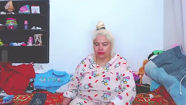 Snapshot of estrellita_fugaz16x chatting on 01-03-25, 03:27 estrellita fugaz16x online show from 01-03-25, 03:27