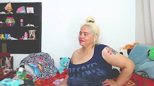 Snapshot of estrellita_fugaz16x chatting on 01-09-25, 06:27 estrellita fugaz16x online show from 01-09-25, 06:27