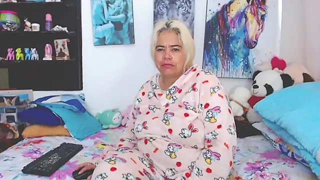 Snapshot of estrellita_fugaz16x chatting on 02-02-25, 12:46 estrellita fugaz16x online show from 02-02-25, 12:46