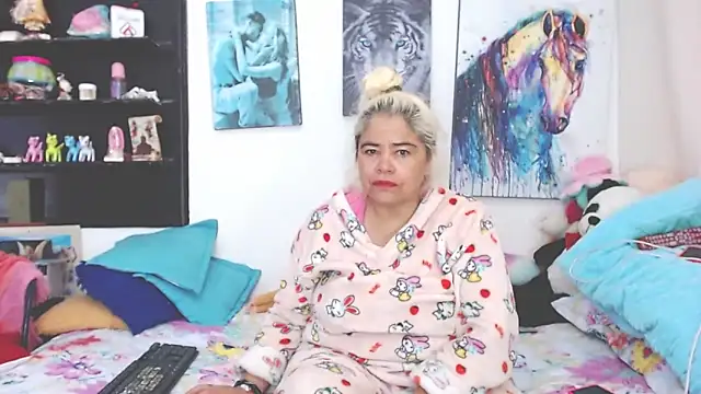 Snapshot of estrellita_fugaz16x chatting on 02-07-25, 01:01 estrellita fugaz16x online show from 02-07-25, 01:01