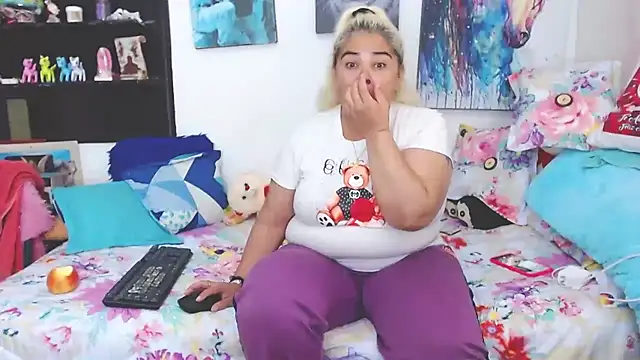 Snapshot of estrellita_fugaz16x chatting on 02-07-25, 09:48 estrellita fugaz16x online show from 02-07-25, 09:48