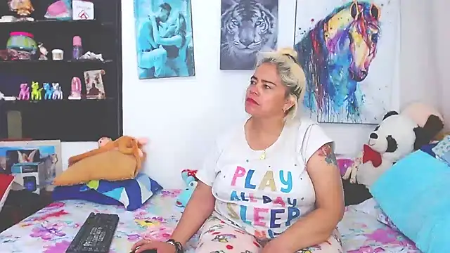 Snapshot of estrellita_fugaz16x chatting on 02-11-25, 02:57 estrellita fugaz16x online show from 02-11-25, 02:57