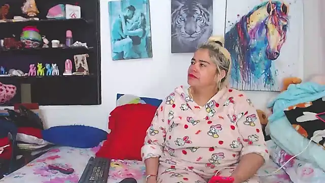 Snapshot of estrellita_fugaz16x chatting on 03-06-25, 02:51 estrellita fugaz16x online show from 03-06-25, 02:51