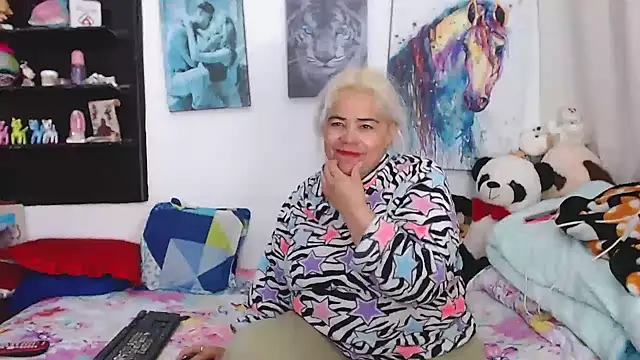Snapshot of estrellita_fugaz16x chatting on 03-18-25, 03:09 estrellita fugaz16x online show from 03-18-25, 03:09