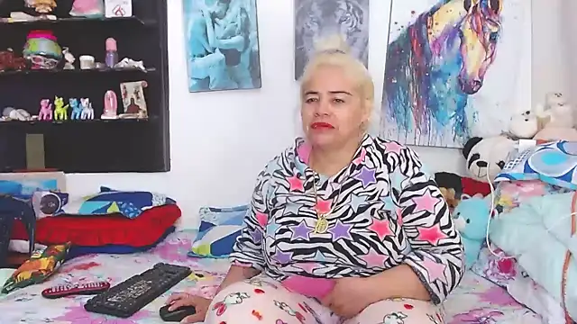 Snapshot of estrellita_fugaz16x chatting on 03-19-25, 03:30 estrellita fugaz16x online show from 03-19-25, 03:30