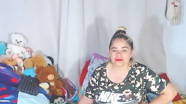 Snapshot of estrellita_fugaz16x chatting on 09-15-25, 03:39 estrellita fugaz16x online show from 09-15-25, 03:39