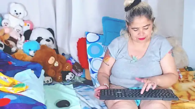 Snapshot of estrellita_fugaz16x chatting on 09-28-25, 10:48 estrellita fugaz16x online show from 09-28-25, 10:48