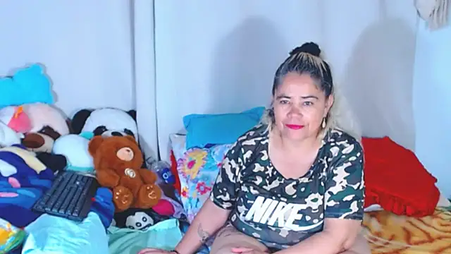 Snapshot of estrellita_fugaz16x chatting on 10-08-25, 01:47 estrellita fugaz16x online show from 10-08-25, 01:47