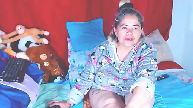 Snapshot of estrellita_fugaz16x chatting on 10-17-25, 03:42 estrellita fugaz16x online show from 10-17-25, 03:42