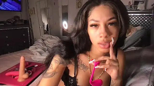 honeyybabyy112 online show from 12-12-24, 05:31