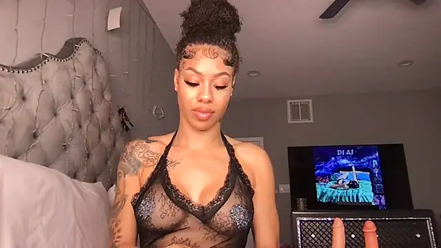 honeyybabyy112 online show from 11-08-25, 05:18