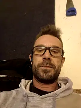 Mick8711 online show from 12-19-25, 02:57