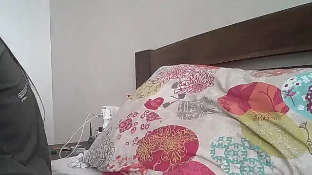 JulianaGold1 online show from 09-19-25, 01:45