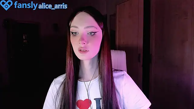 Snapshot of Alice__Aris chatting on 10-30-25, 06:19 Alice  Aris online show from 10-30-25, 06:19