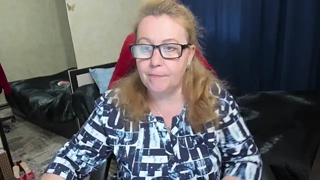 Frau Marta online show from 04-17-26, 01:03