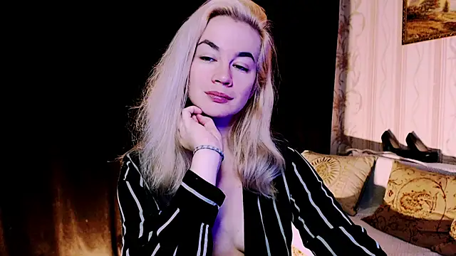 xxxcharismaaa online show from 11-24-25, 04:34