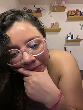 Vivi Kvsh online show from 03-12-26, 09:59