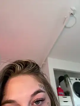 chloetease online show from 12-04-24, 03:10