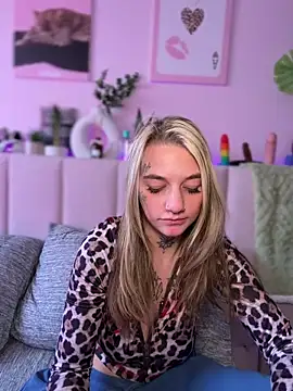 chloetease online show from 04-19-26, 08:44