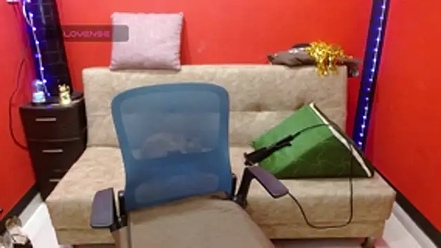 miss tinnymafe online show from 07-10-26, 03:44