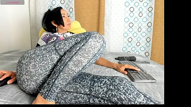 Snapshot of BlowMommy_ chatting on 01-22-25, 11:10 BlowMommy online show from 01-22-25, 11:10