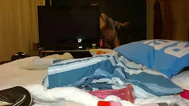 Snapshot of April_LoveUK chatting on 03-03-25, 02:04 April LoveUK online show from 03-03-25, 02:04