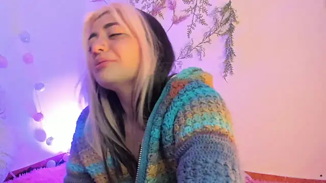 Snapshot of Sammysammy_ chatting on 12-24-24, 05:38 Sammysammy online show from 12-24-24, 05:38