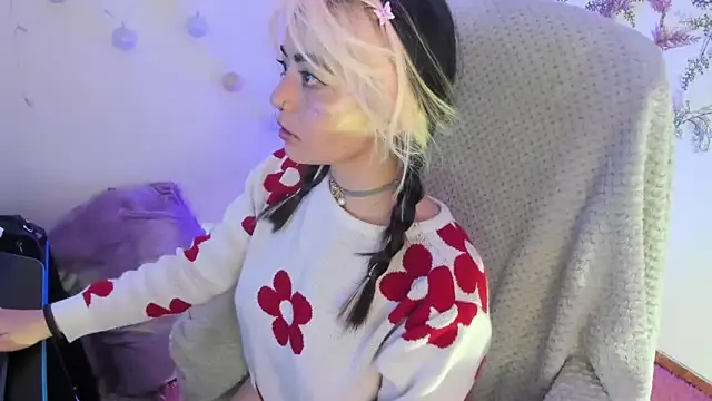 Snapshot of Sammysammy_ chatting on 12-27-24, 08:56 Sammysammy online show from 12-27-24, 08:56