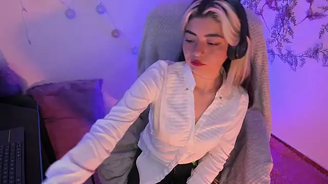 Snapshot of Sammysammy_ chatting on 02-05-25, 03:45 Sammysammy online show from 02-05-25, 03:45