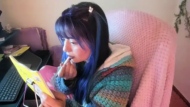 Snapshot of Sammysammy_ chatting on 10-20-25, 07:20 Sammysammy online show from 10-20-25, 07:20