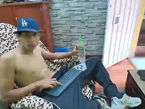 yefersonsijajaj online show from 06-04-26, 08:37