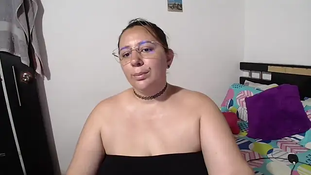 Snapshot of sexxy_ticki chatting on 09-17-25, 10:00 sexxy ticki online show from 09-17-25, 10:00