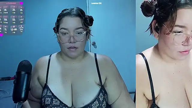 Snapshot of Johana_bbw chatting on 02-18-25, 06:37 Johana bbw online show from 02-18-25, 06:37