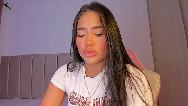 isa bunny online show from 10-25-25, 02:19