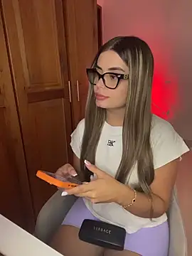 Miss valeriaa online show from 04-06-26, 11:05