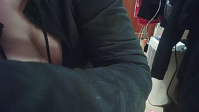 Snapshot of cindy01113520 chatting on 03-05-25, 08:42 cindy01113520 online show from 03-05-25, 08:42