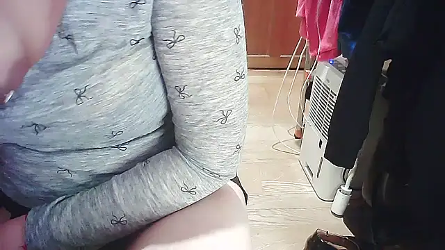 Snapshot of cindy01113520 chatting on 03-08-25, 08:57 cindy01113520 online show from 03-08-25, 08:57