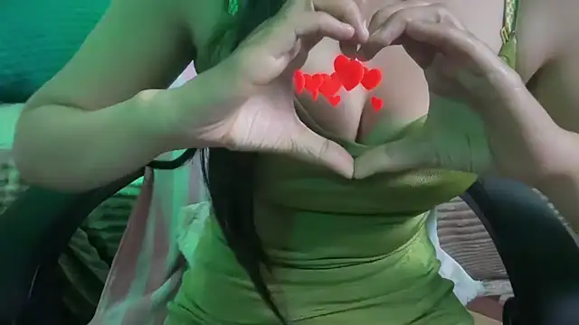 Queen Angelena online show from 12-16-25, 05:18