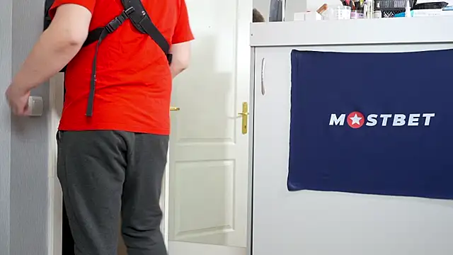 foxeslovefoxes online show from 12-21-24, 02:58