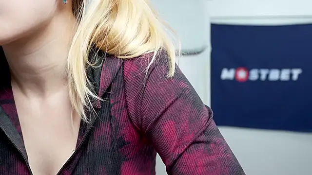 foxeslovefoxes online show from 01-12-25, 05:54