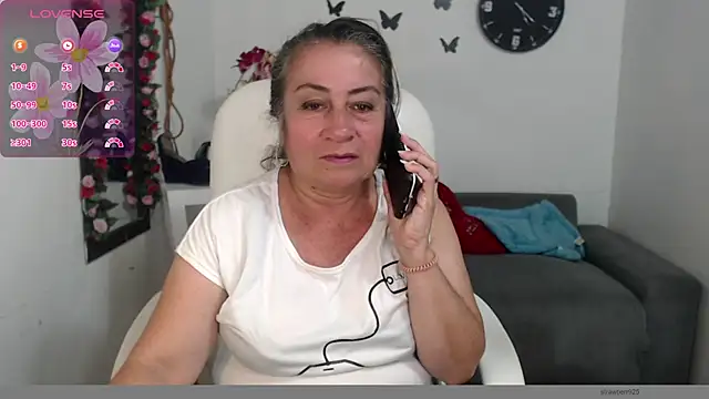 Snapshot of stepmother_105 chatting on 02-20-25, 03:19 stepmother 105 online show from 02-20-25, 03:19