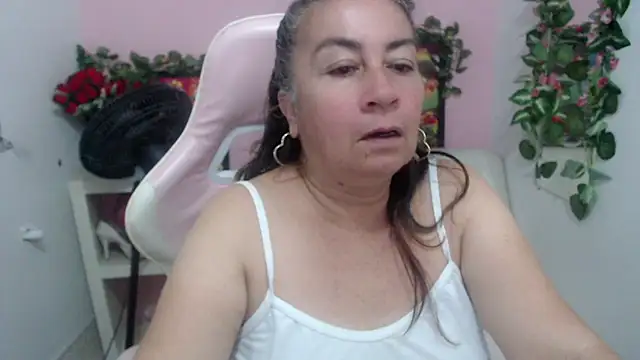 Snapshot of stepmother_105 chatting on 09-15-25, 03:56 stepmother 105 online show from 09-15-25, 03:56