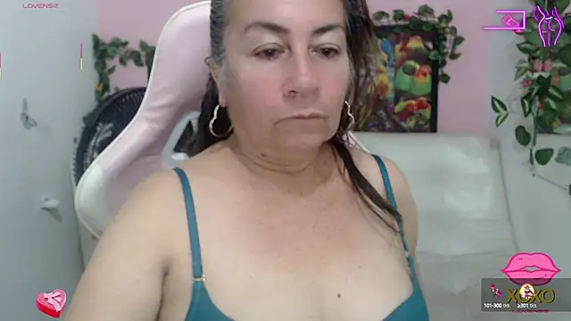 Snapshot of stepmother_105 chatting on 10-18-25, 02:40 stepmother 105 online show from 10-18-25, 02:40