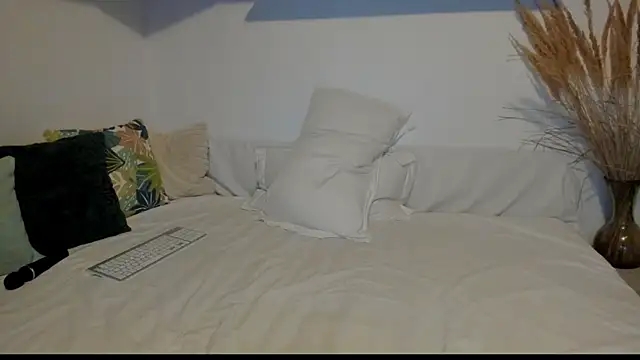 Jadore able online show from 10-14-25, 01:50