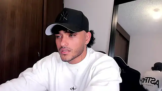 Alessandro Vanni online show from 12-23-24, 10:44