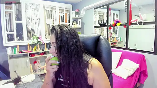 Snapshot of kagomme chatting on 01-11-25, 05:20 kagomme online show from 01-11-25, 05:20