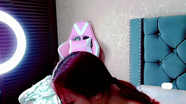 Snapshot of Imannejulienne chatting on 01-14-25, 12:11 Imannejulienne online show from 01-14-25, 12:11
