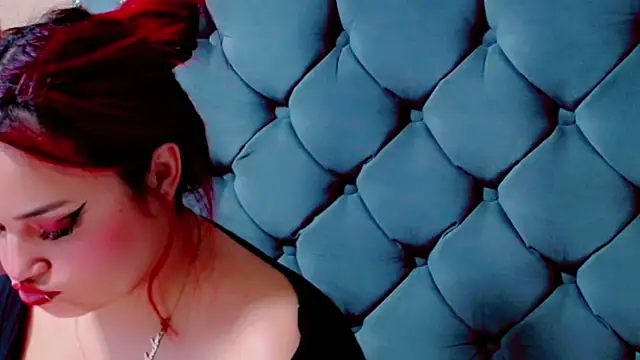 Snapshot of Imannejulienne chatting on 09-14-25, 12:32 Imannejulienne online show from 09-14-25, 12:32
