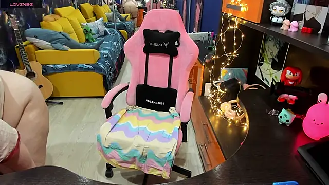 Snapshot of Softie_Sofy chatting on 02-04-25, 02:39 Softie Sofy online show from 02-04-25, 02:39