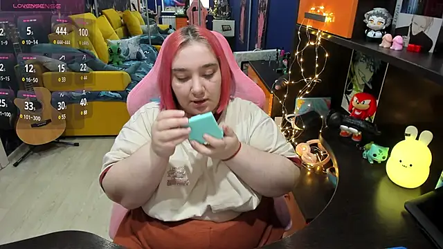 Softie Sofy online show from 02-04-25, 01:27